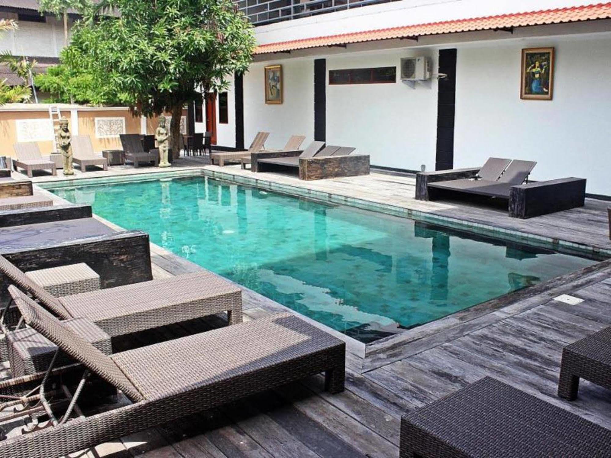 Mirah Hostel Legian Εξωτερικό φωτογραφία