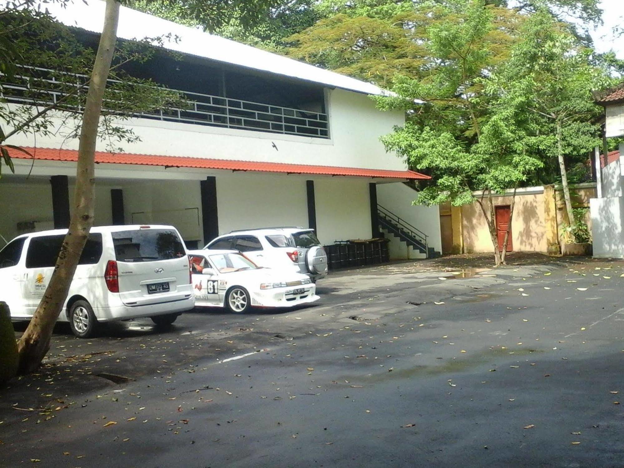 Mirah Hostel Legian Εξωτερικό φωτογραφία