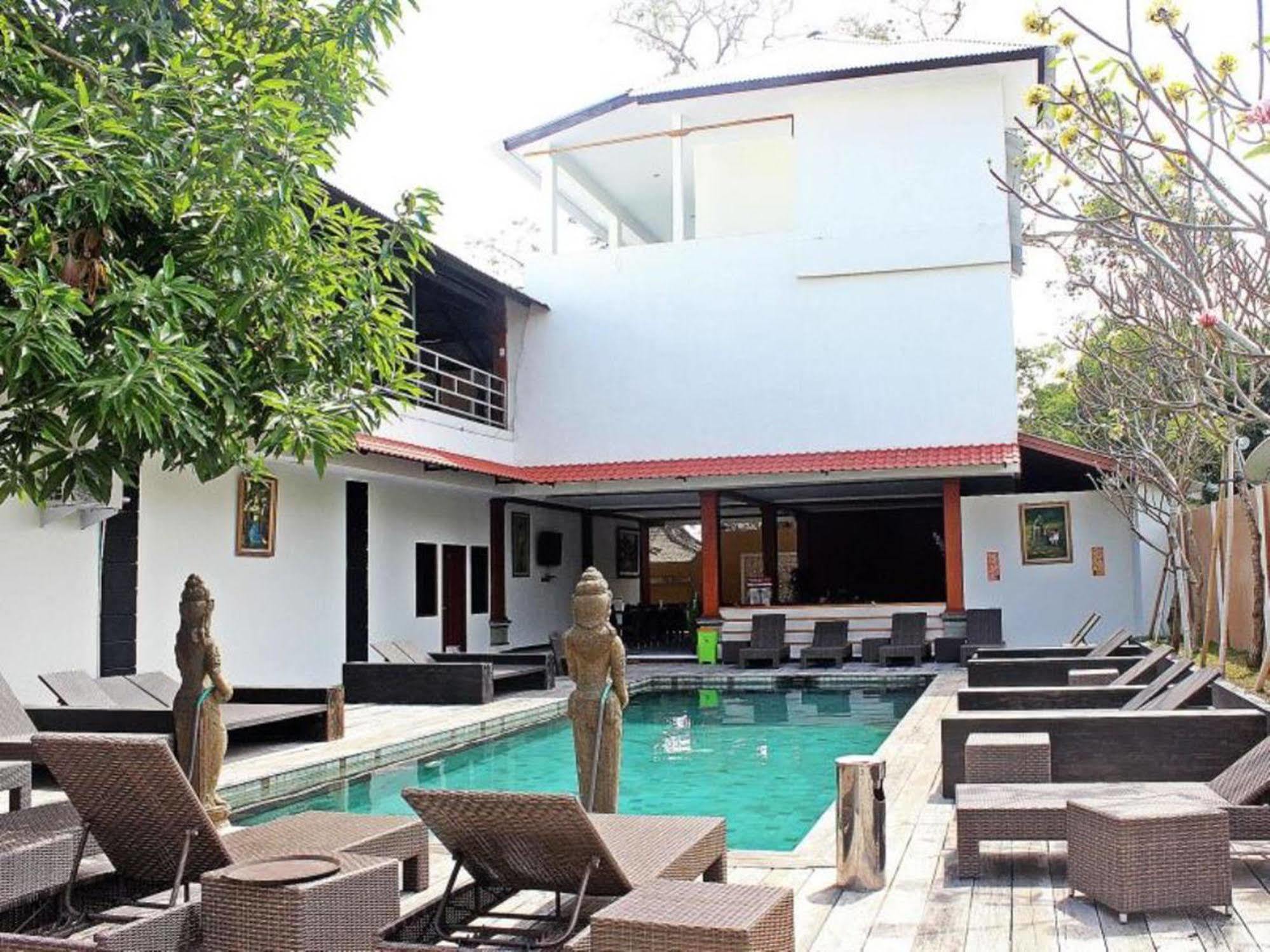Mirah Hostel Legian Εξωτερικό φωτογραφία