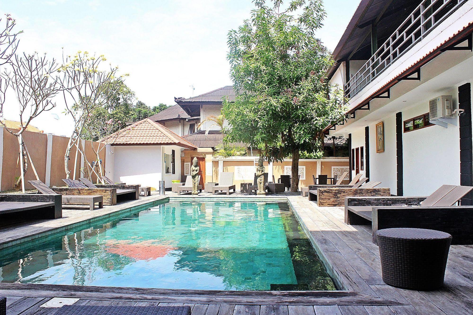 Mirah Hostel Legian Εξωτερικό φωτογραφία