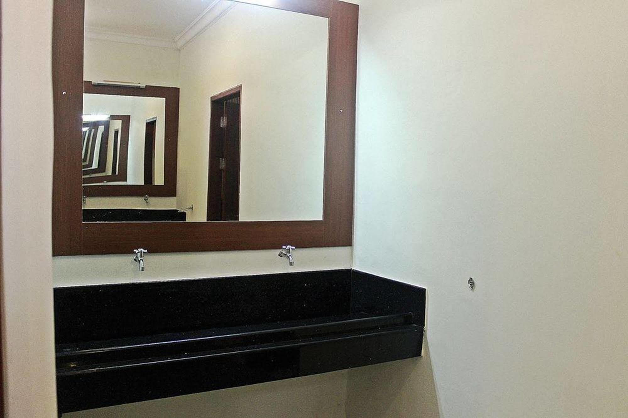 Mirah Hostel Legian Εξωτερικό φωτογραφία
